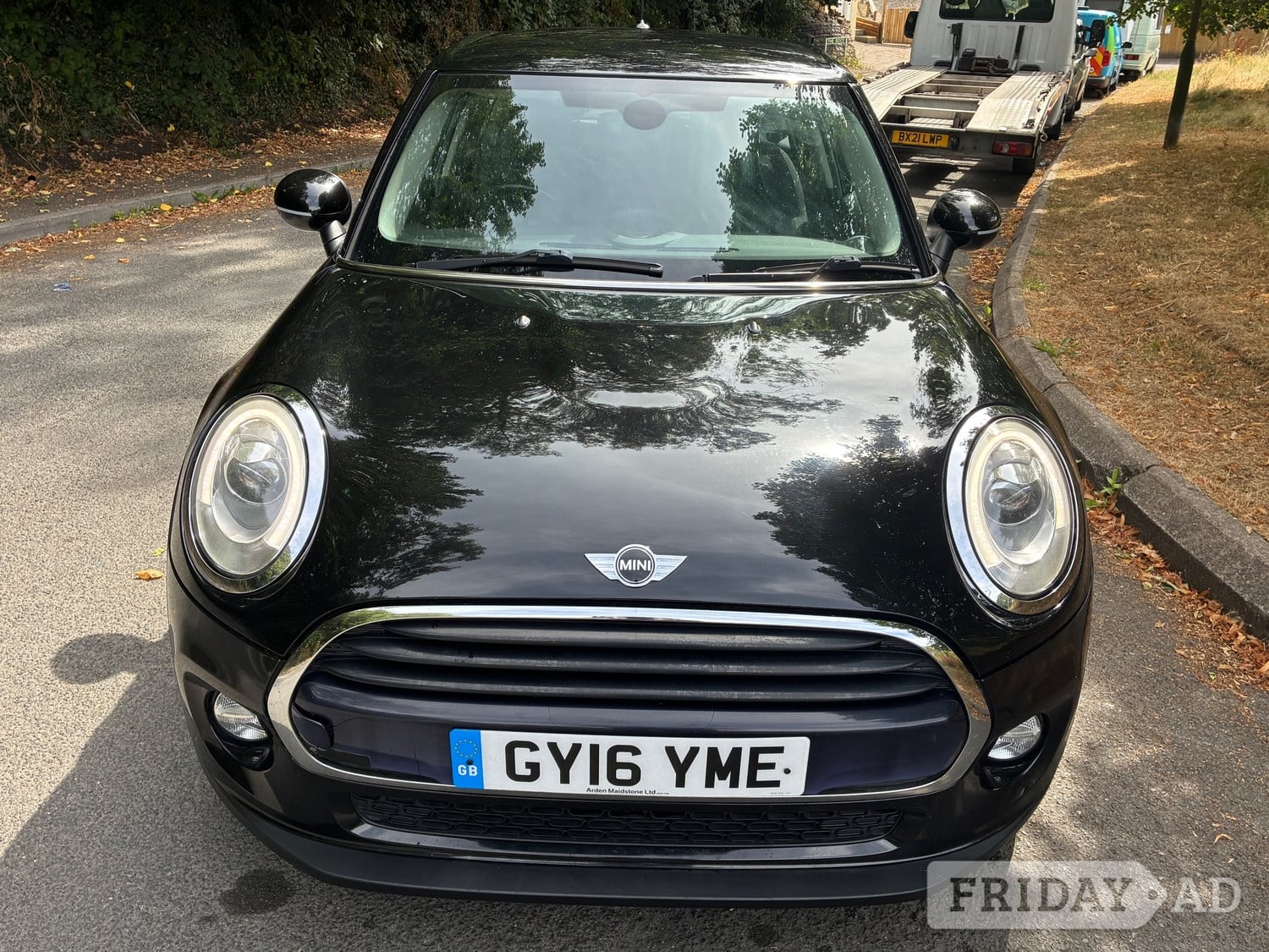 Mini Hatch Hengoed