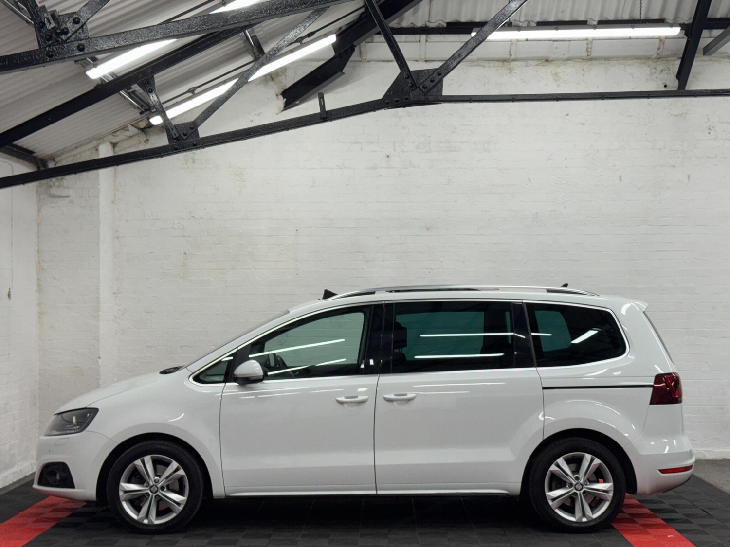 [ berth ]SEAT Alhambra