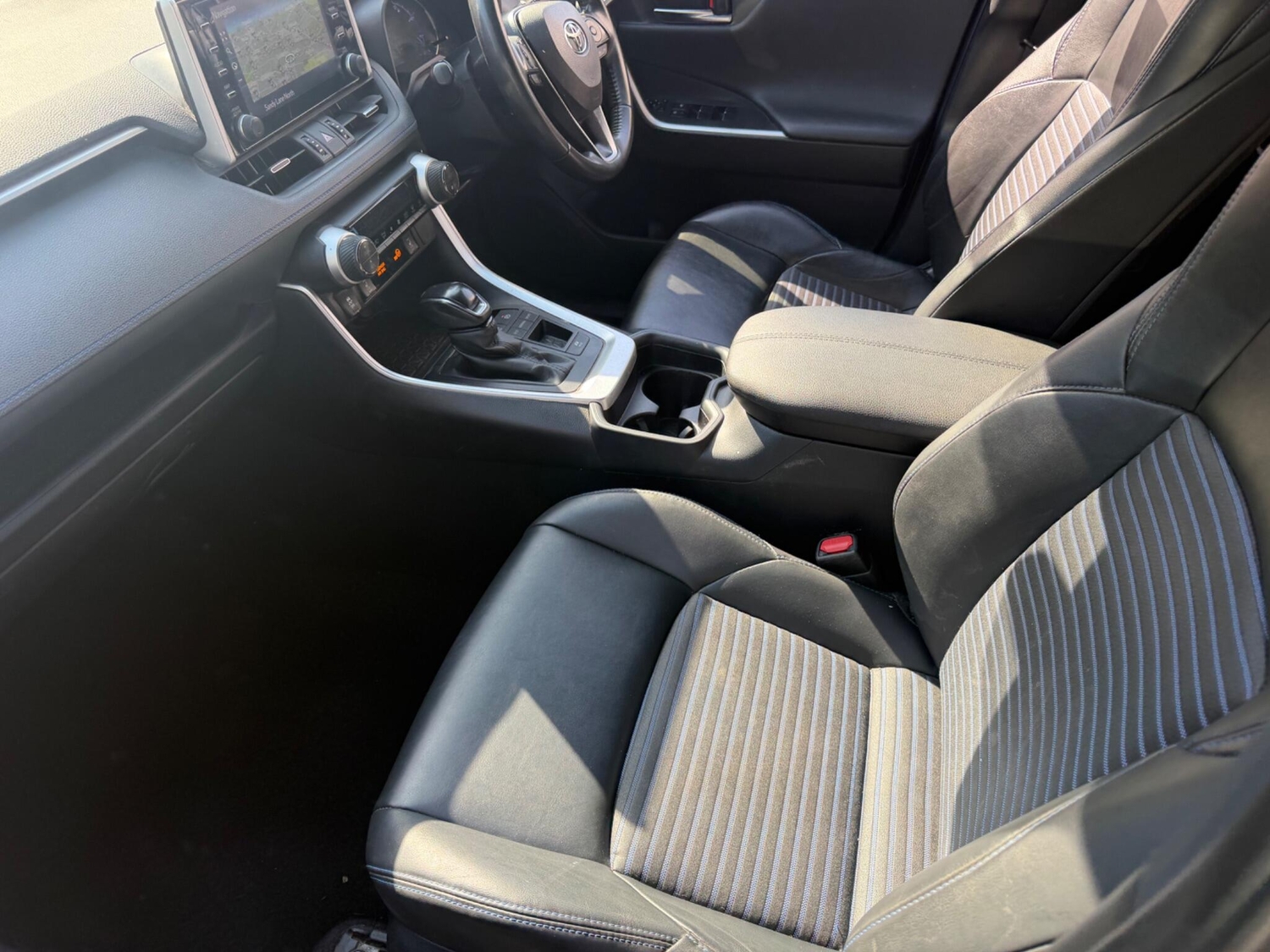 Toyota RAV4 2021 - Cars
