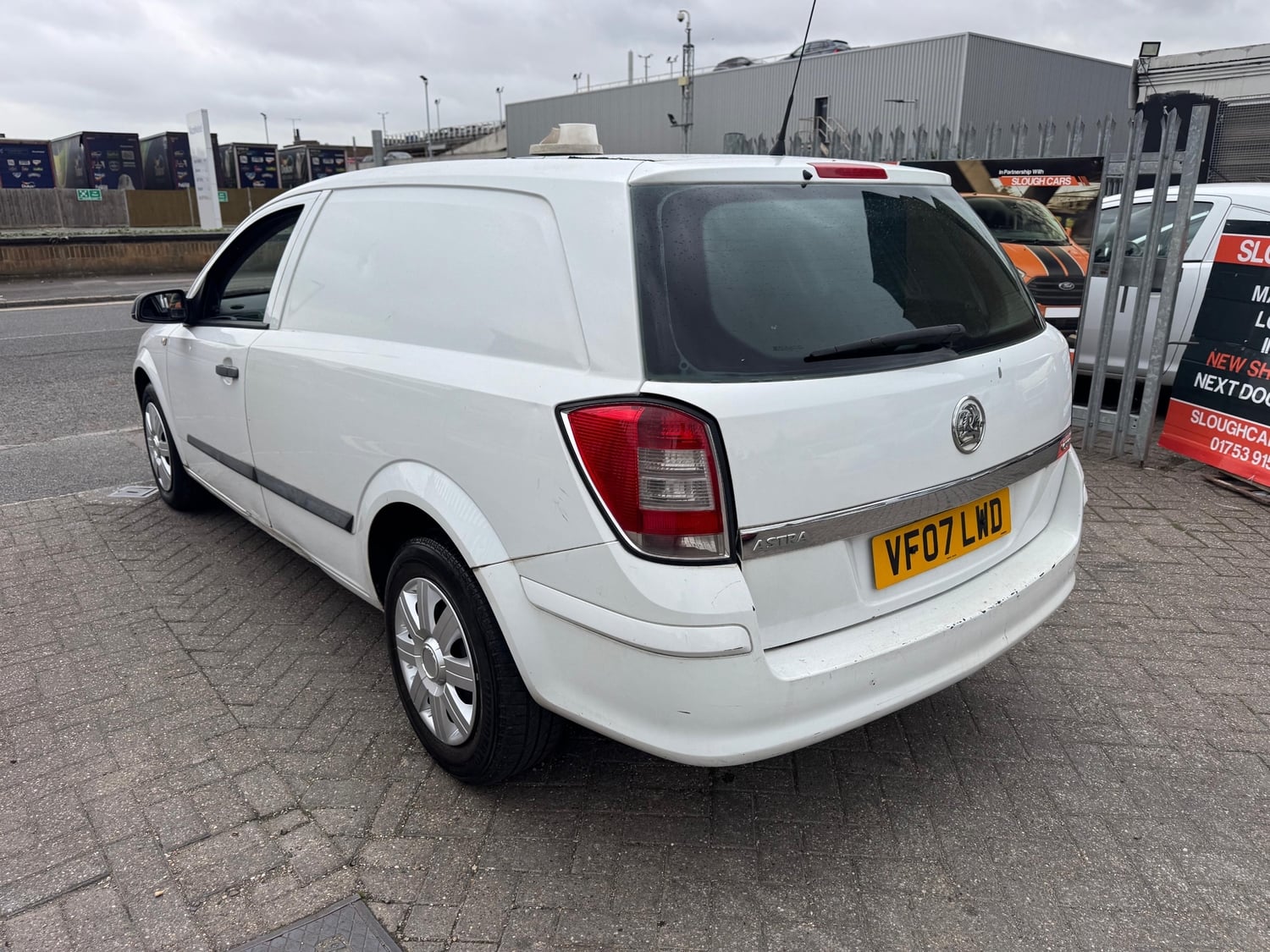 [ berth ]Vauxhall Astravan