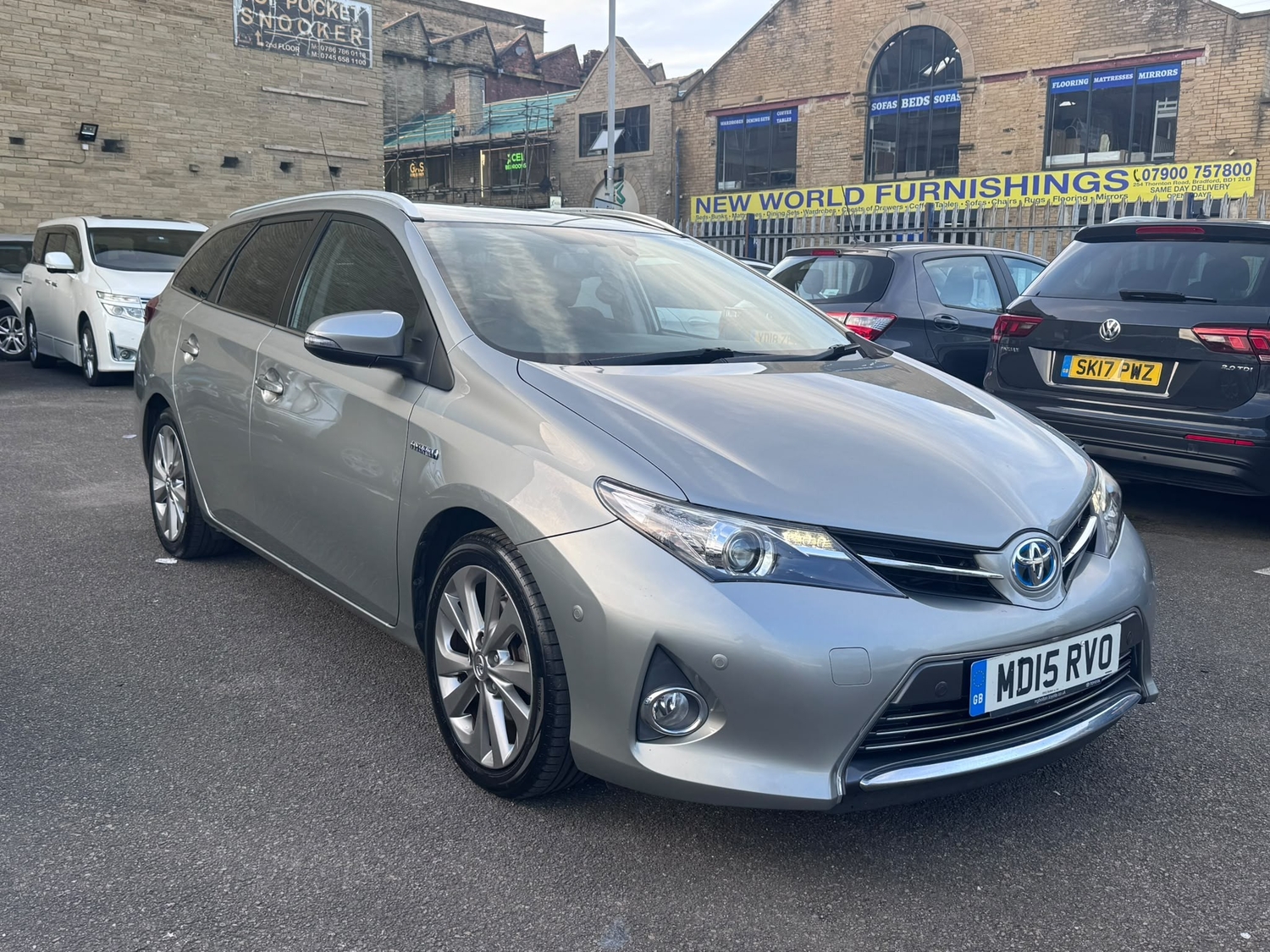 Toyota Auris 2015 - Cars in Bradford