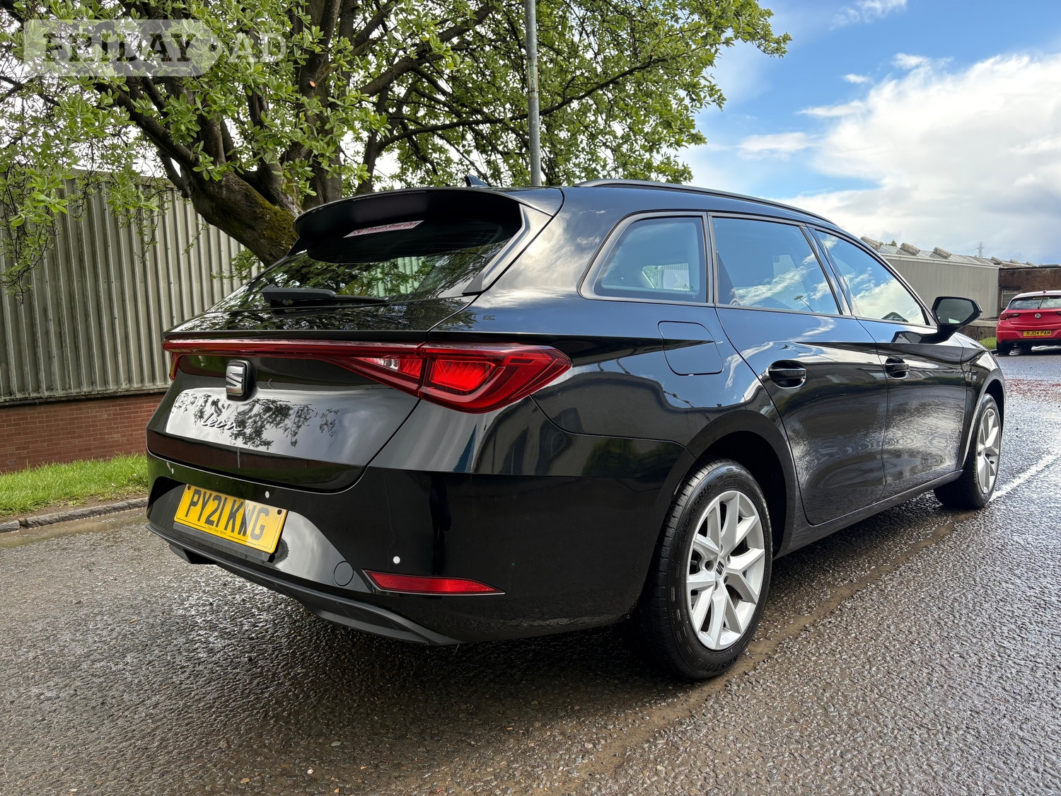 [ berth ]SEAT Leon