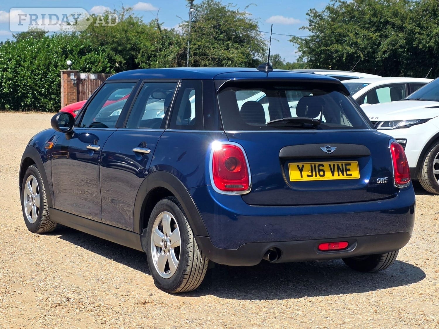 Mini Hatch 2016 - Cars in Shefford