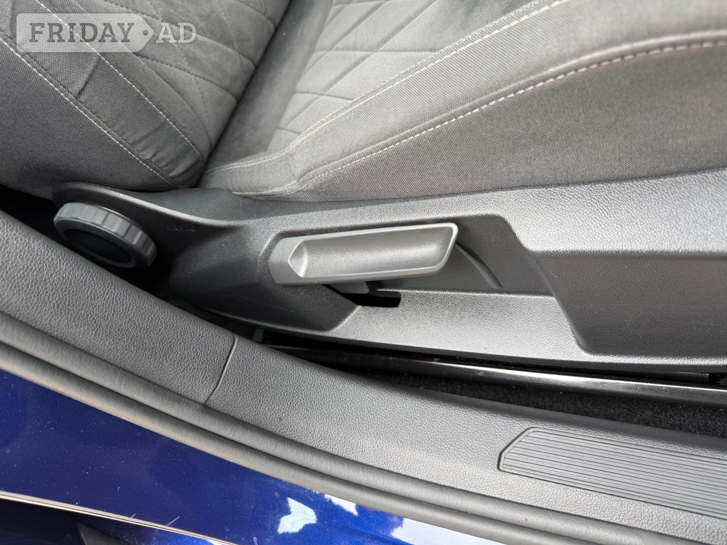 Volkswagen Golf 2020 - Cars