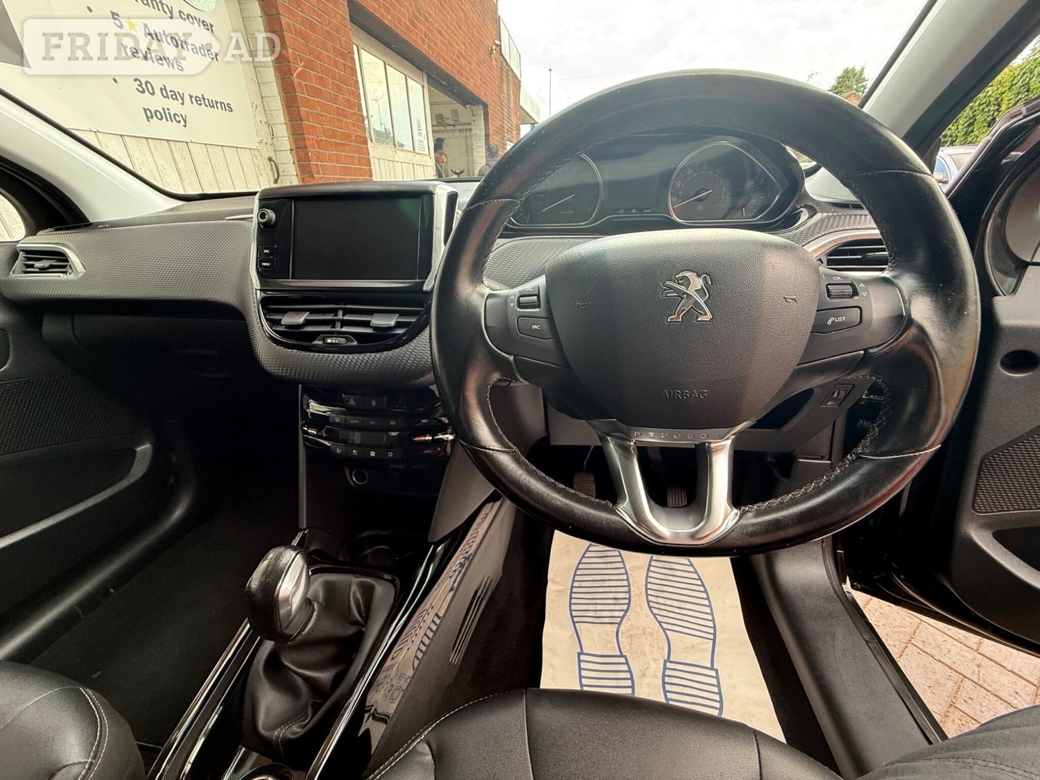 Peugeot 2008 2018 - Cars