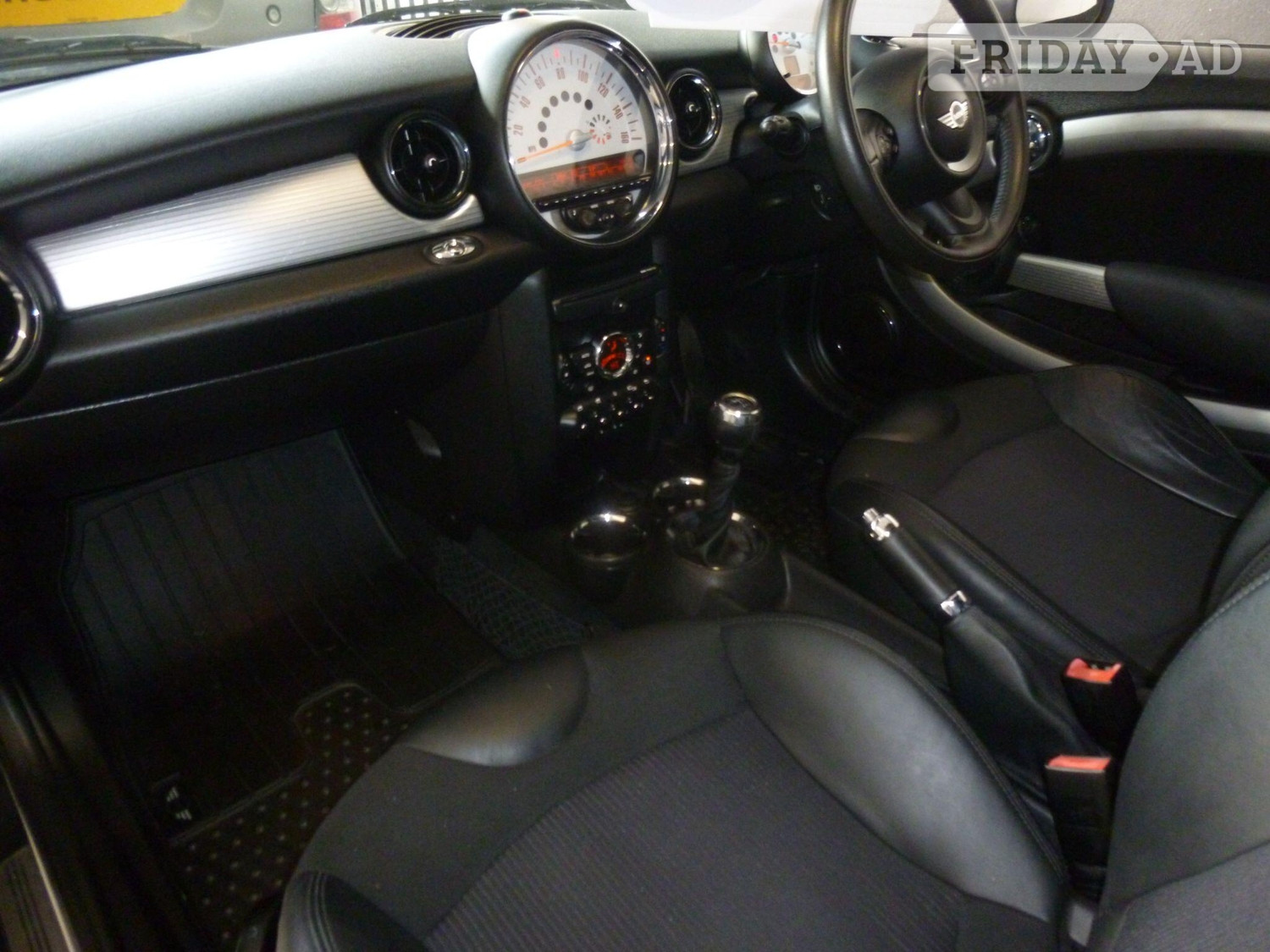 Mini Convertible 2010 - Cars