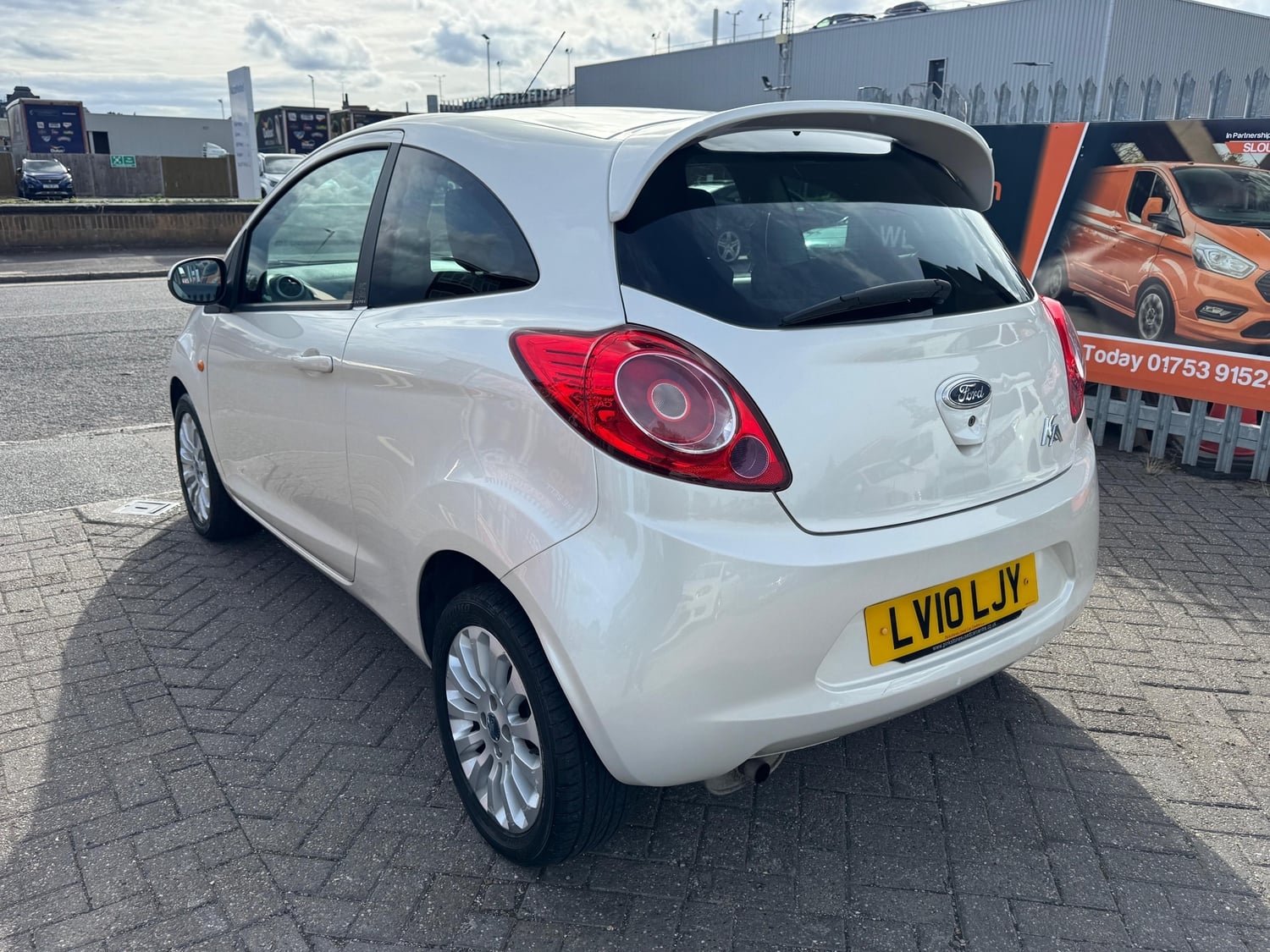 [ berth ]Ford Ka