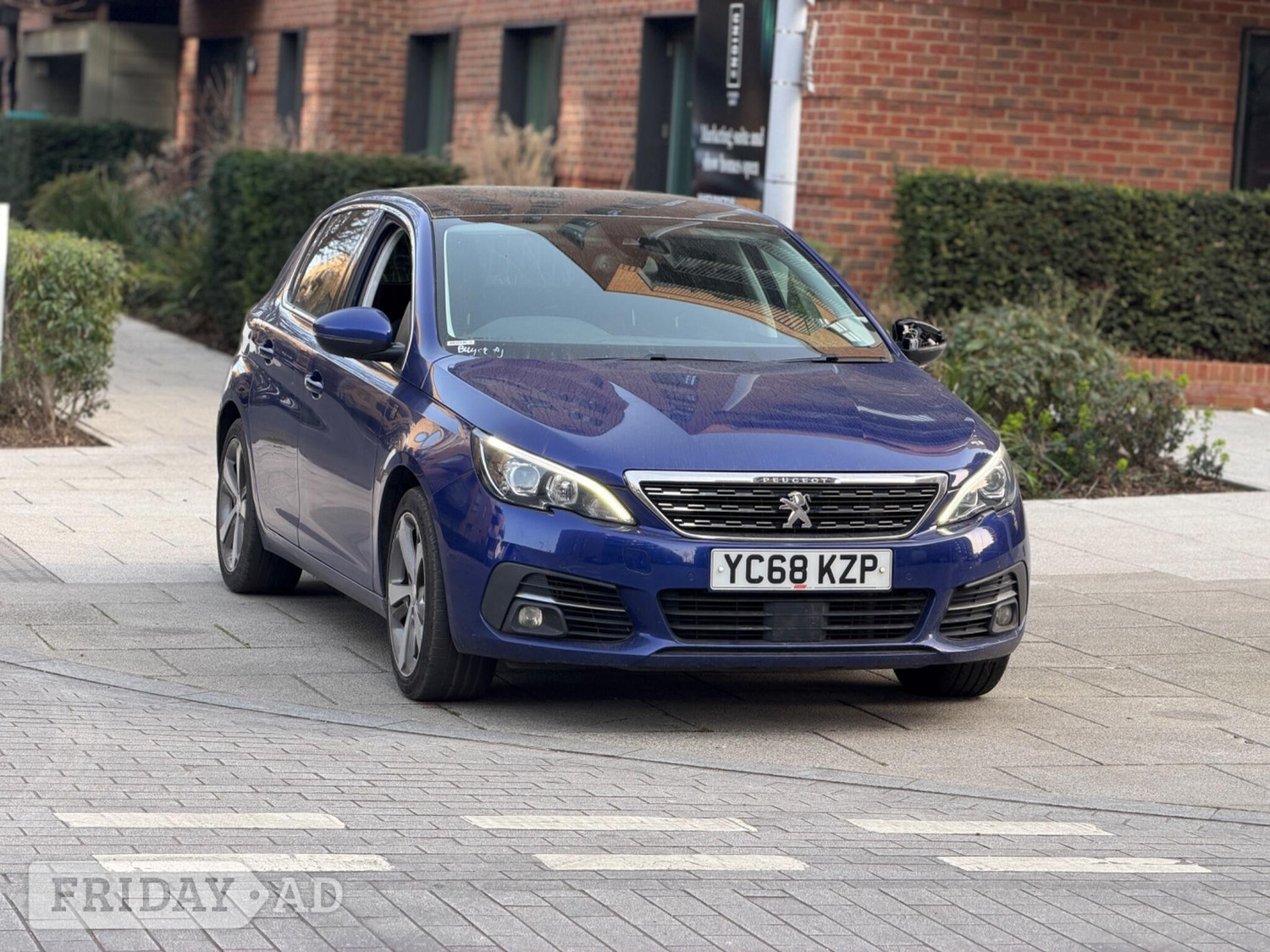 Peugeot 308 2018 - Cars in Staines