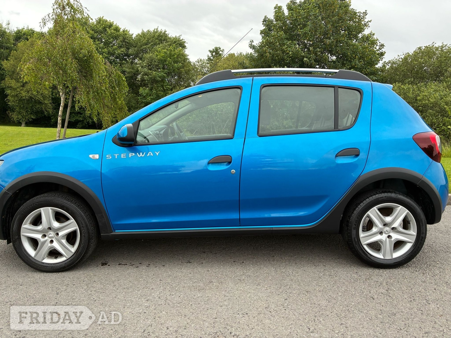 Dacia Sandero Stepway 2015 - Cars in Swansea