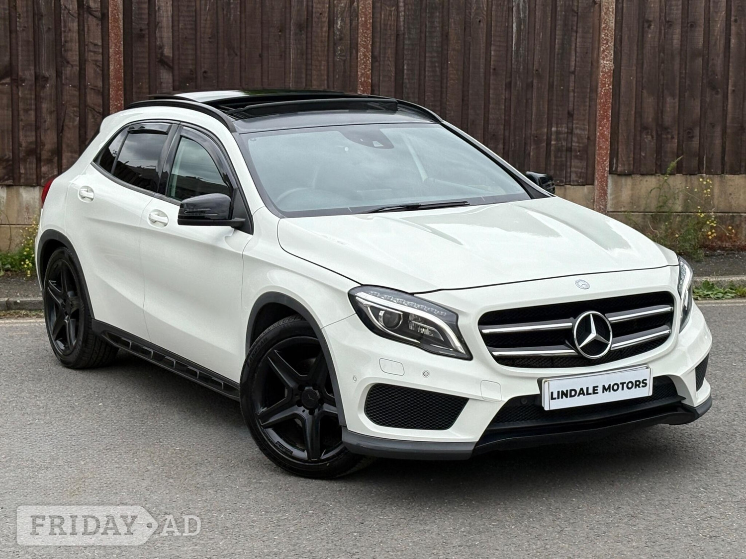 Mercedes-Benz GLA 2014 in Oldham