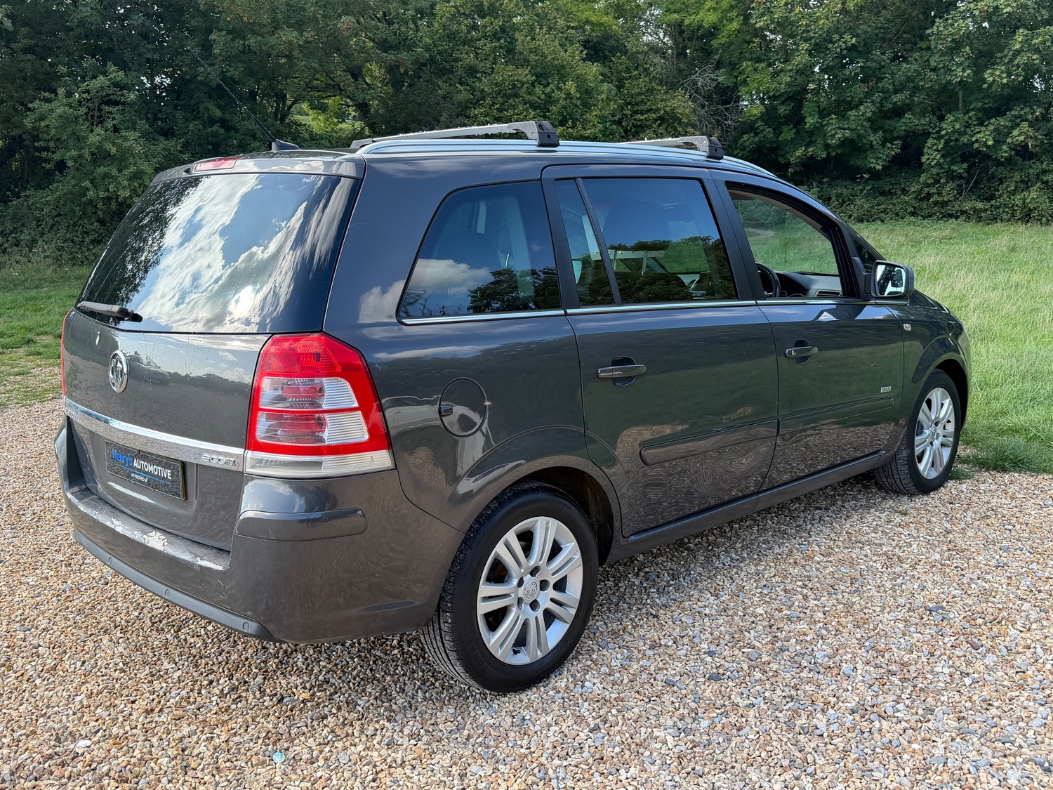 Vauxhall Zafira 2013 - Cars in Newport