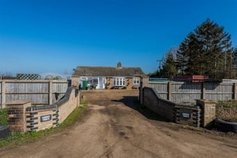 3 bed detached Bungalow in 2acre plot for rent agricultral tie