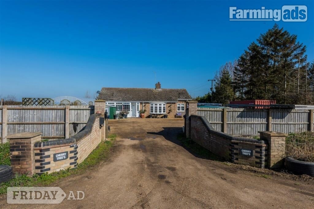 3 bed detached Bungalow in 2acre plot for rent agricultral tie