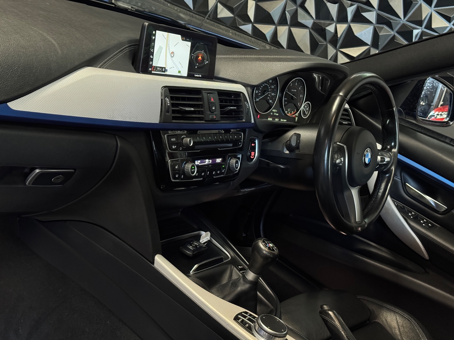 BMW 3 Series 2018 - Cars