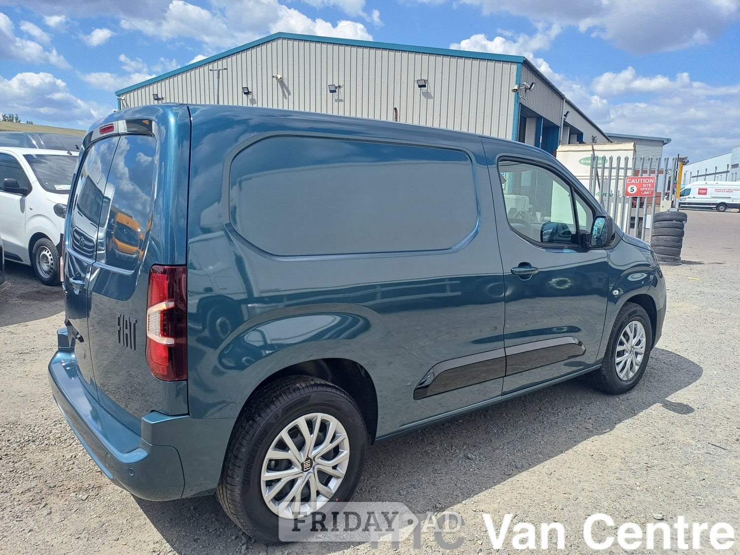 [ berth ]Fiat e-Doblo