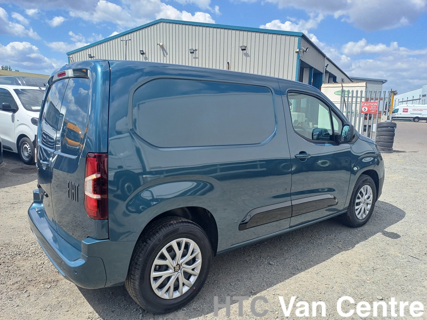 [ berth ]Fiat e-Doblo