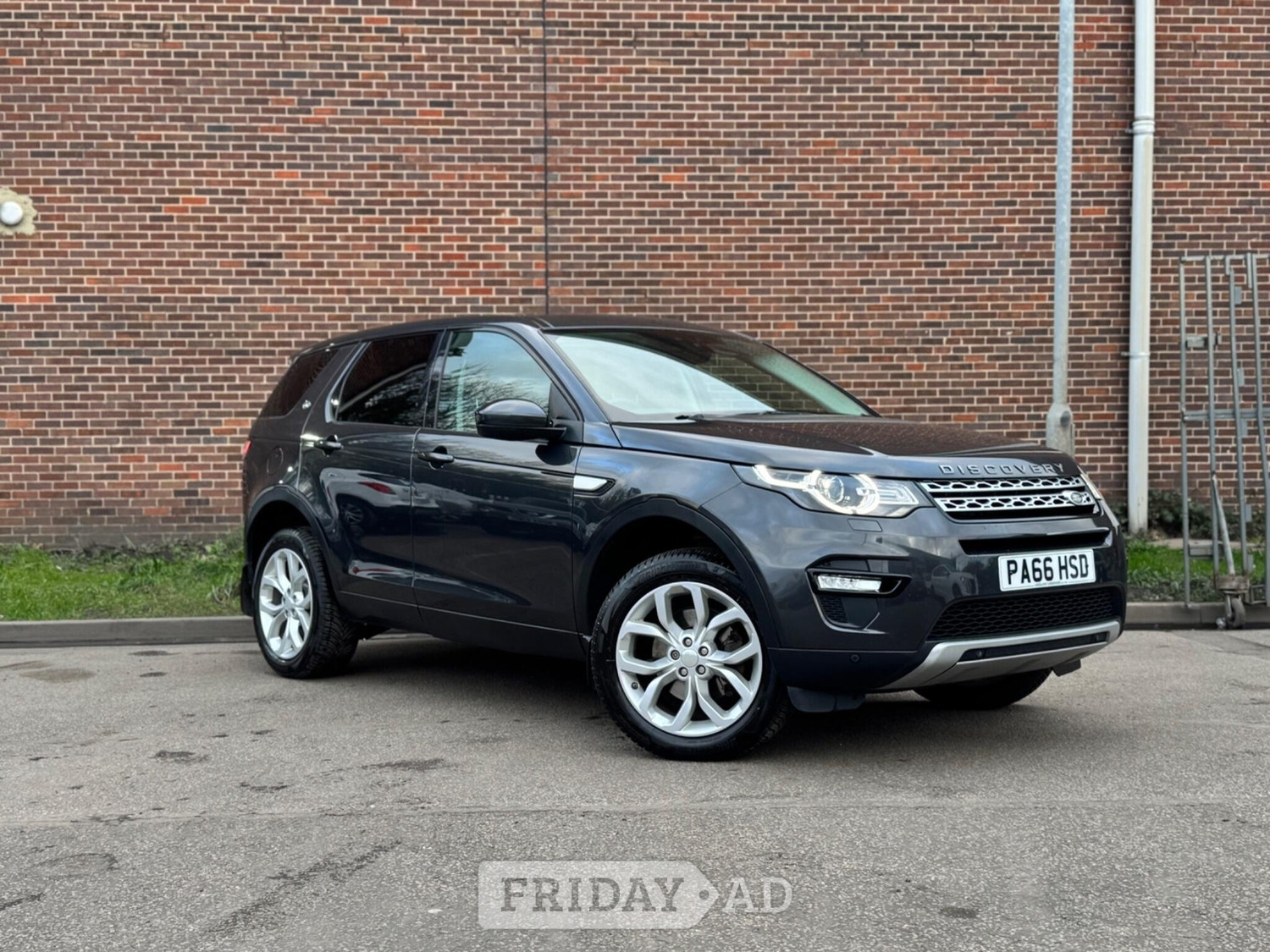 Land Rover Discovery Sport 2016 in Leeds