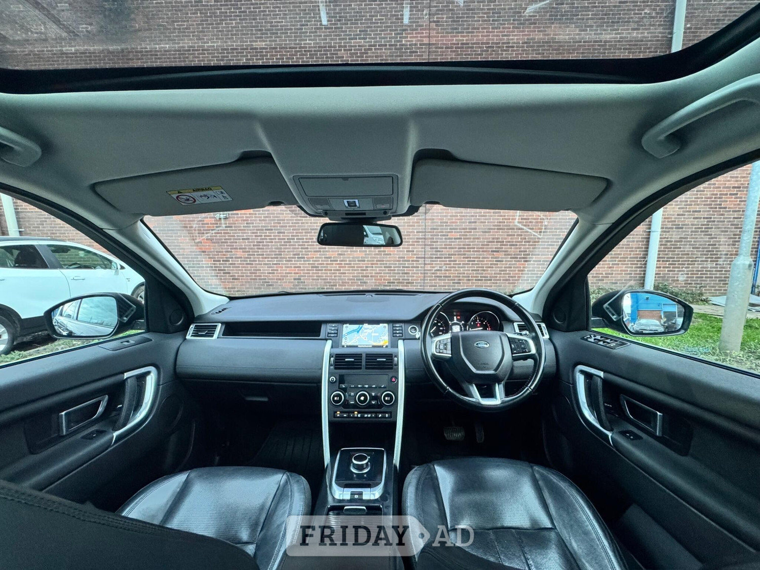 [ berth ]Land Rover Discovery Sport