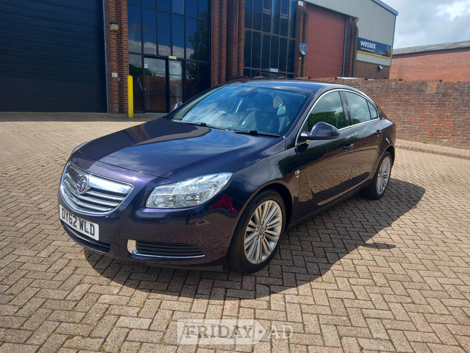 [ berth ]Vauxhall Insignia