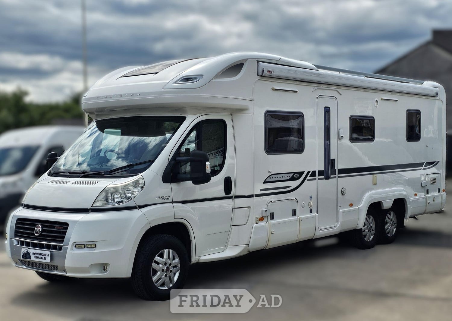 [4 berth ]Bessacarr E769 AUTO Luxury 4 Berth Tag Axle Low Profile Coachbuilt Motorhome - Big Spec - Island Bed