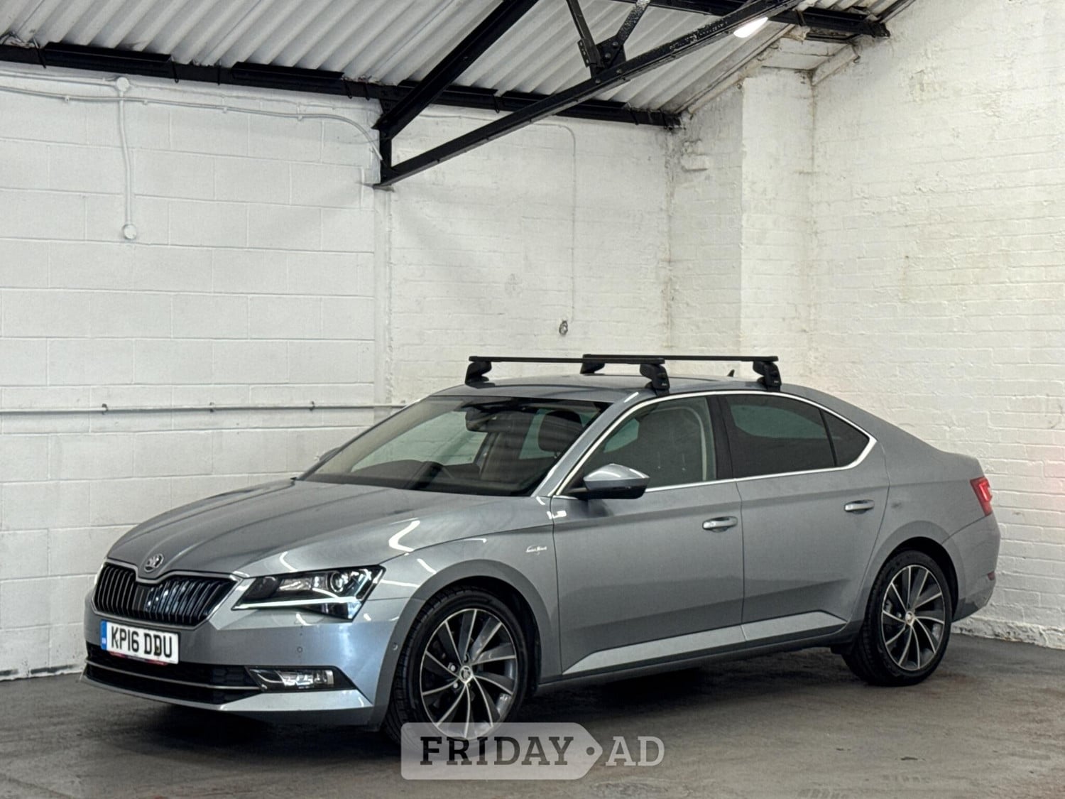 Skoda Superb 2016 - Cars