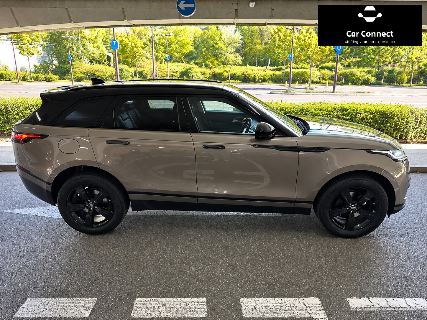 [ berth ]Land Rover Range Rover Velar