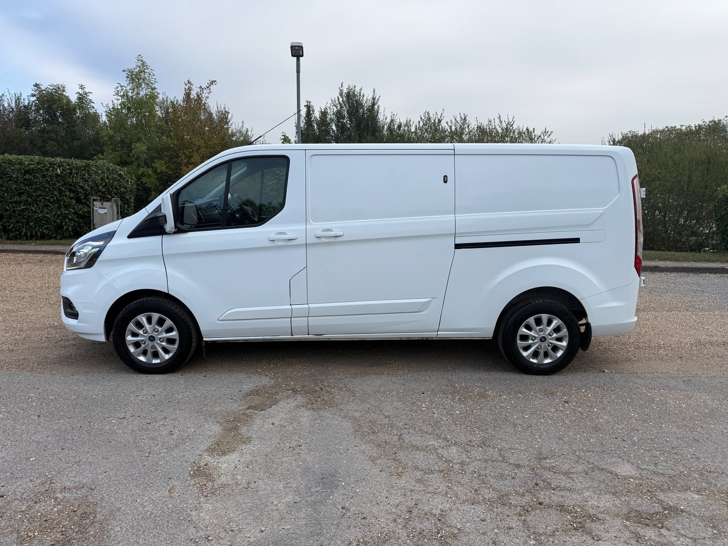 [ berth ]Ford Transit Custom