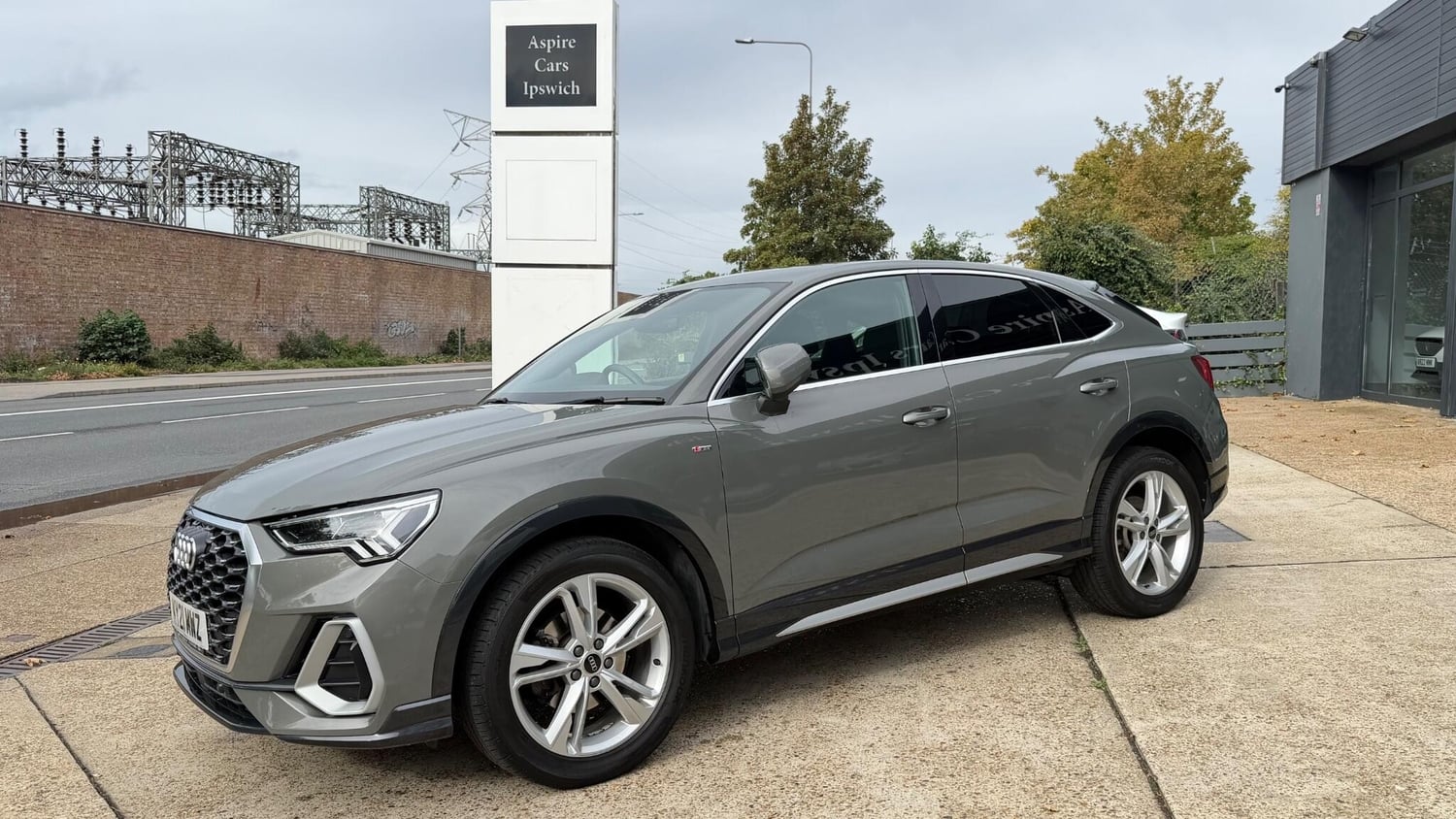 [ berth ]Audi Q3