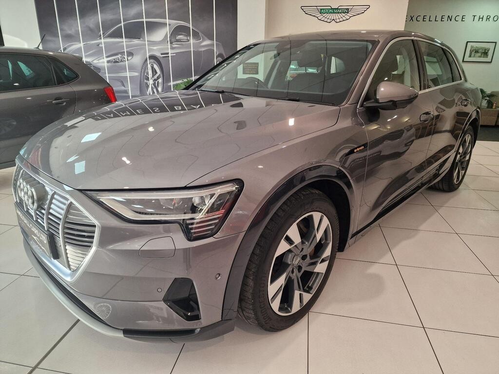 [ berth ]Audi e-tron