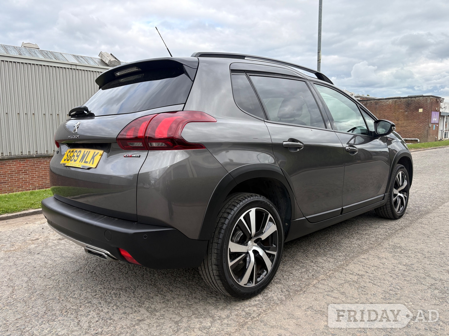 [ berth ]Peugeot 2008