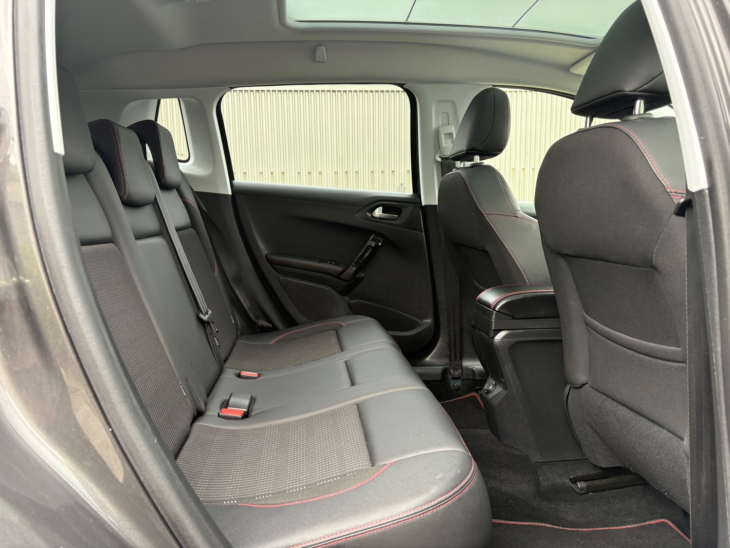 Peugeot 2008 2019 - Cars