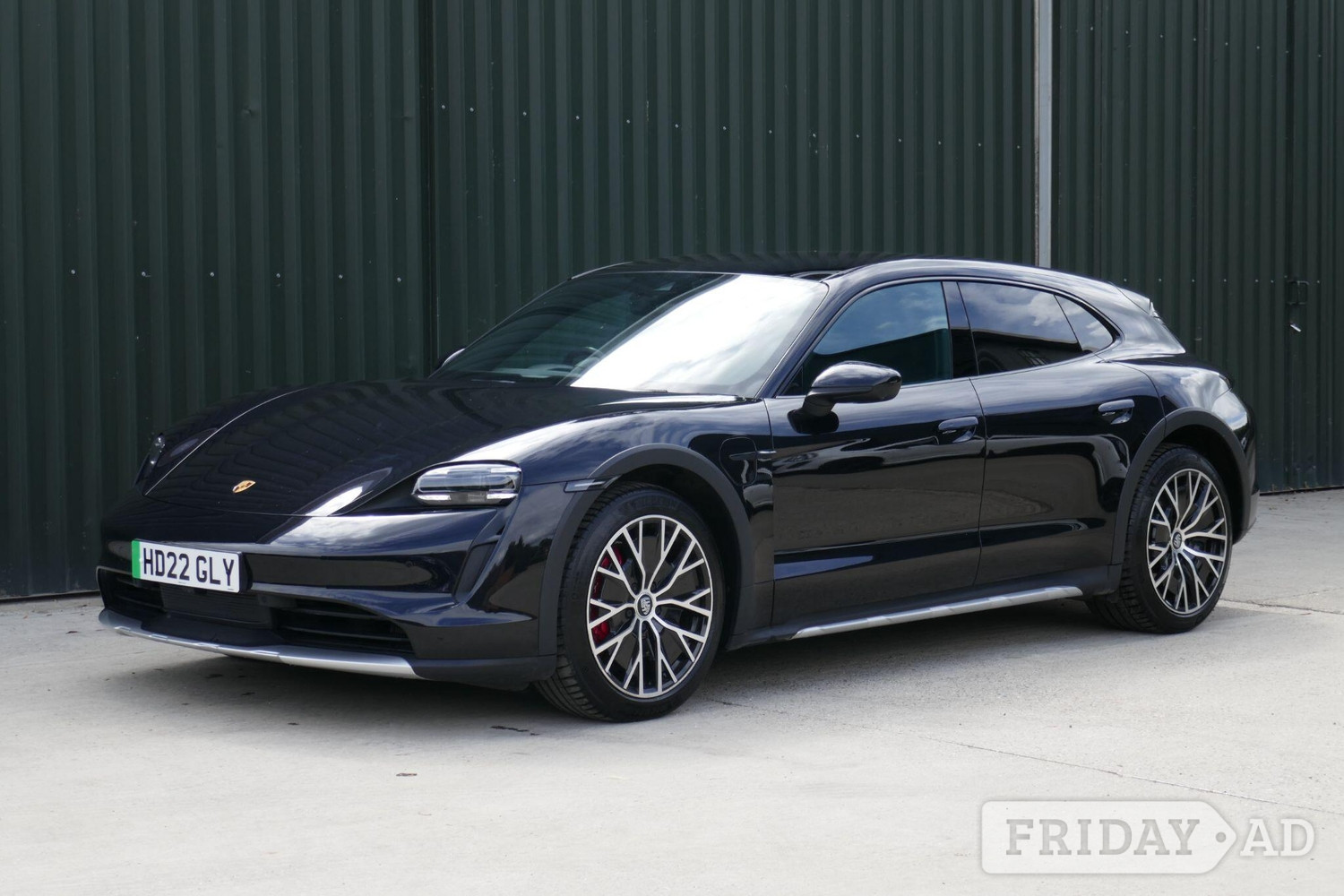 Porsche Taycan 2022 - Cars