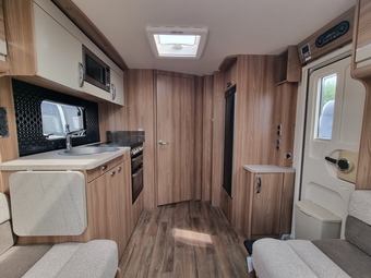 Swift Challenger X 835 2022