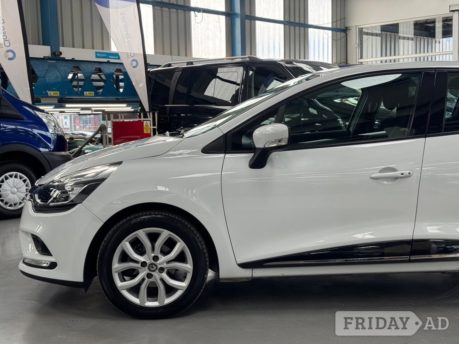 [ berth ]Renault Clio
