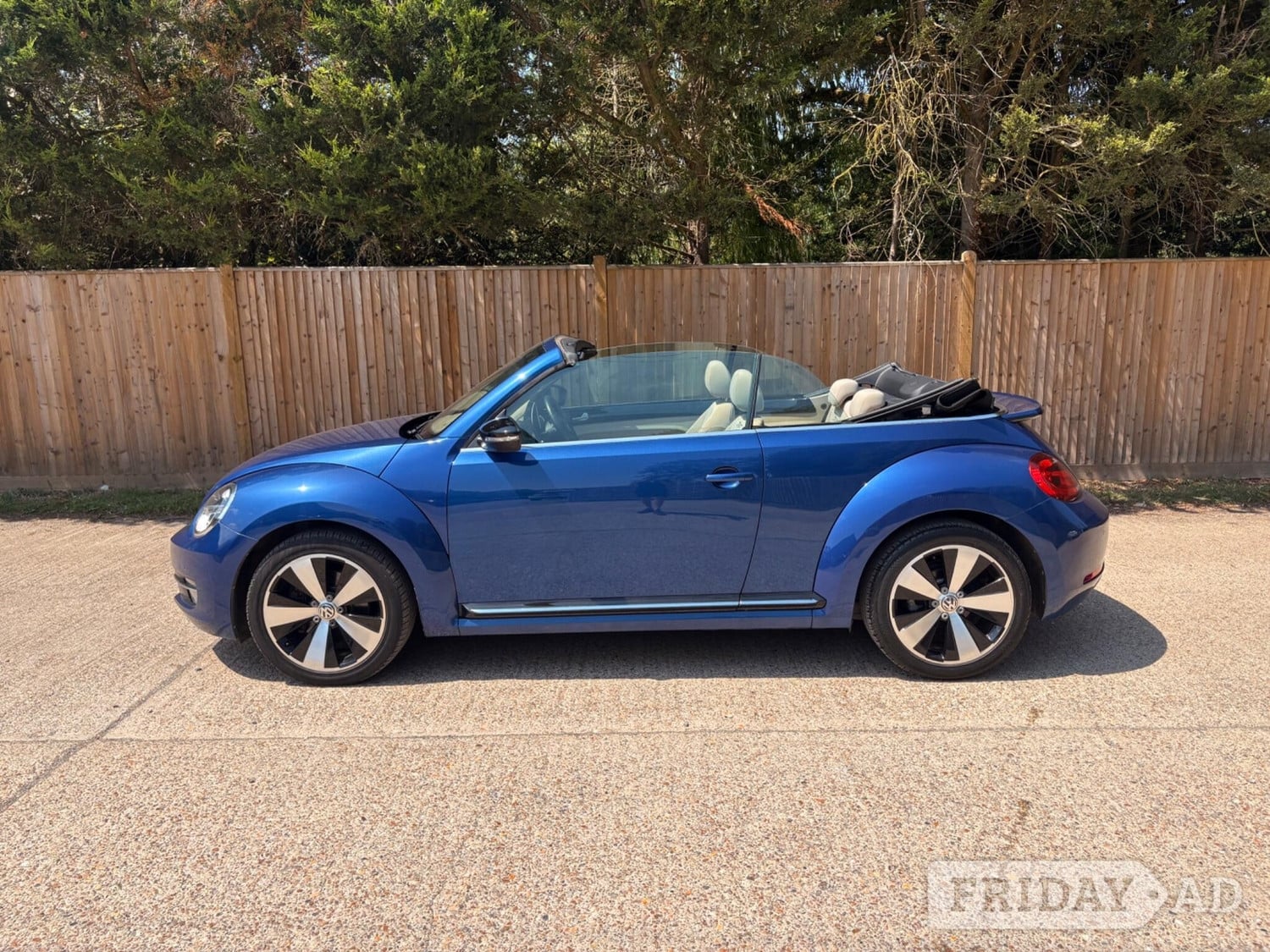 Volkswagen Beetle 2014 - Cars in Tonbridge