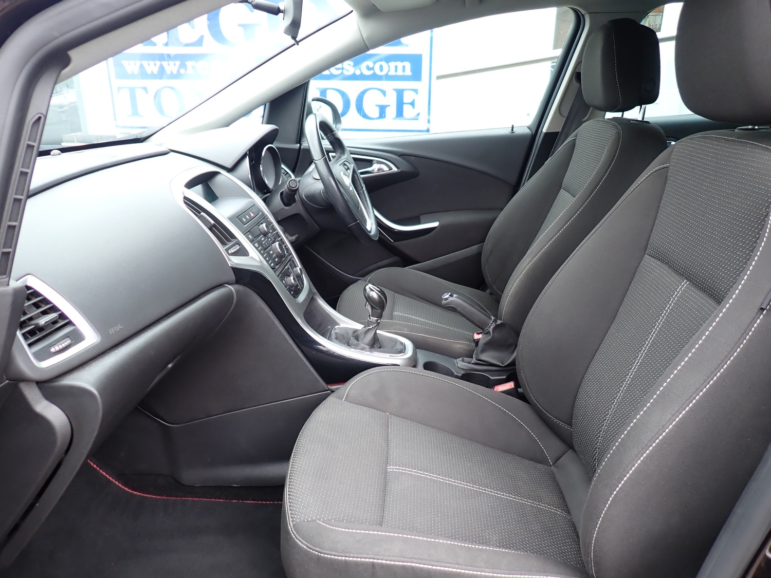 [ berth ]Vauxhall Astra