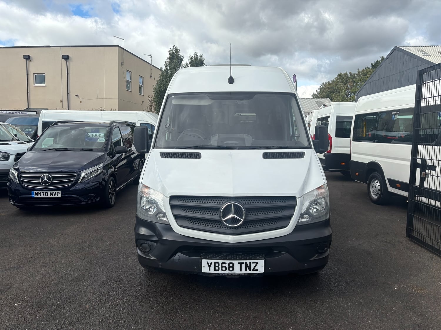 [ berth ]Mercedes-Benz Sprinter