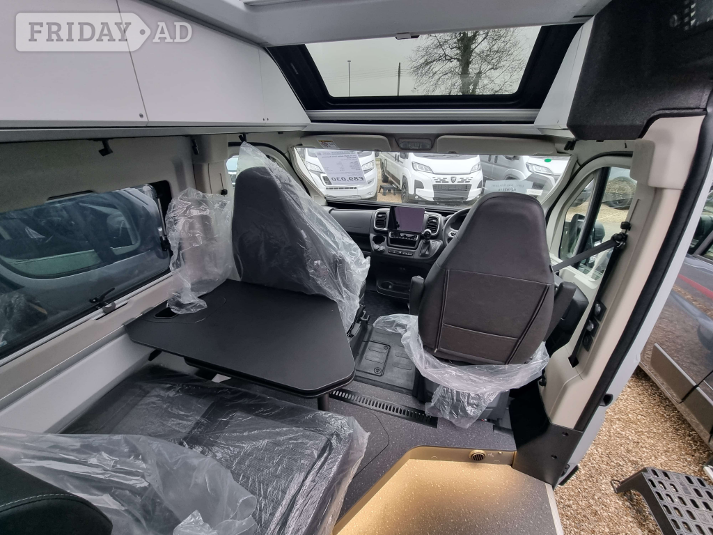 Adria Twin Supreme 640 SGX Highbridge