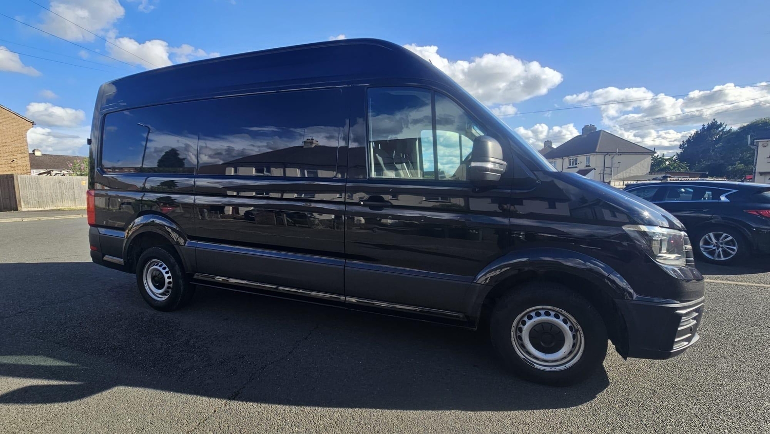 Volkswagen Crafter 2018 - Vans & Commercial Vehicles