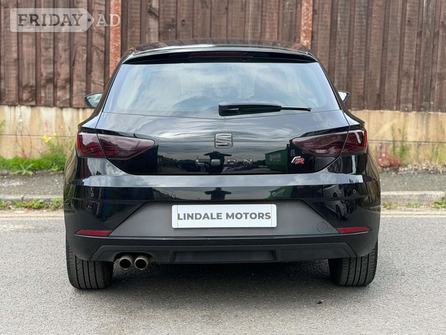 [ berth ]SEAT Leon