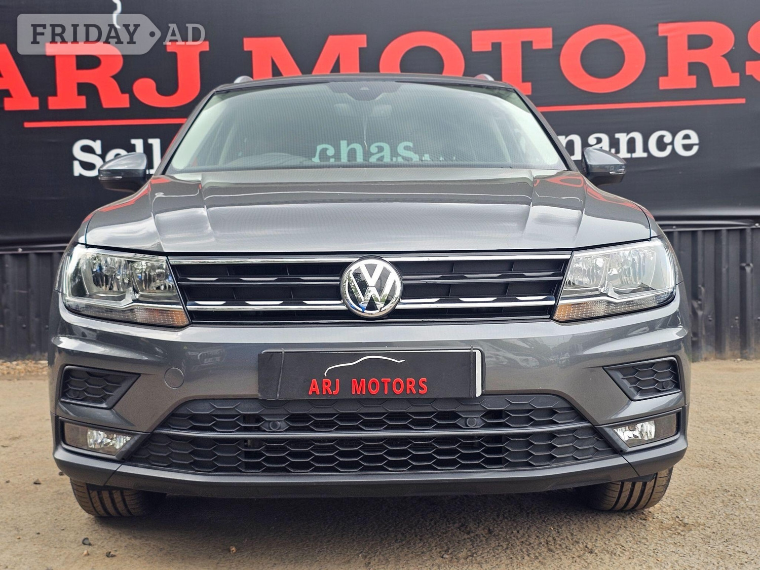 Volkswagen Tiguan 2019 - Cars