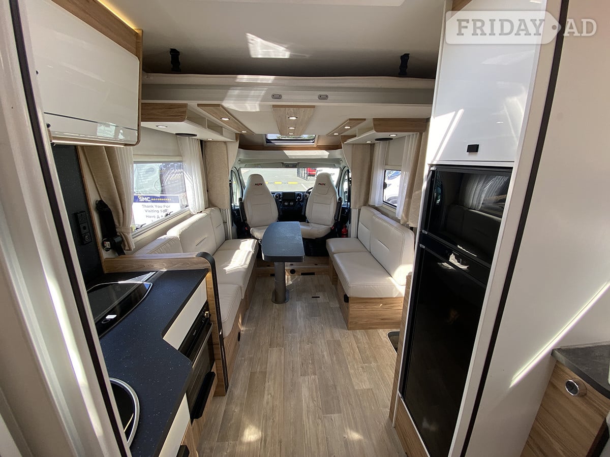 [4 berth ]Pilote Pacific P696D Evidence