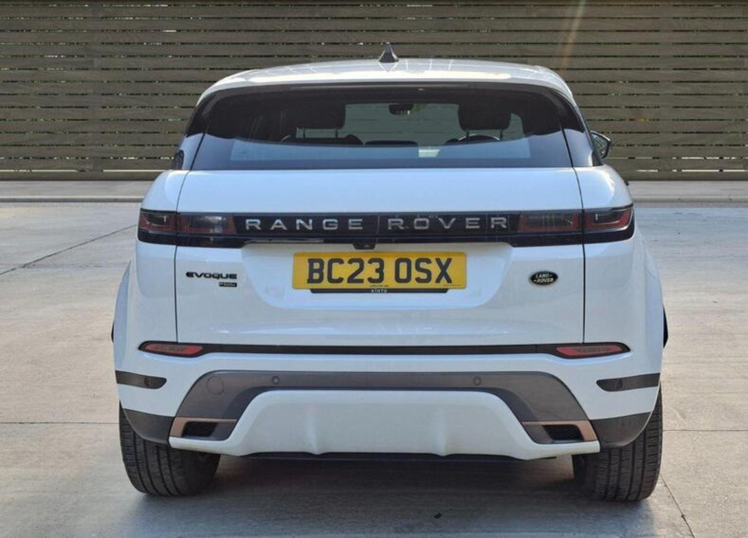 [ berth ]Land Rover Range Rover Evoque