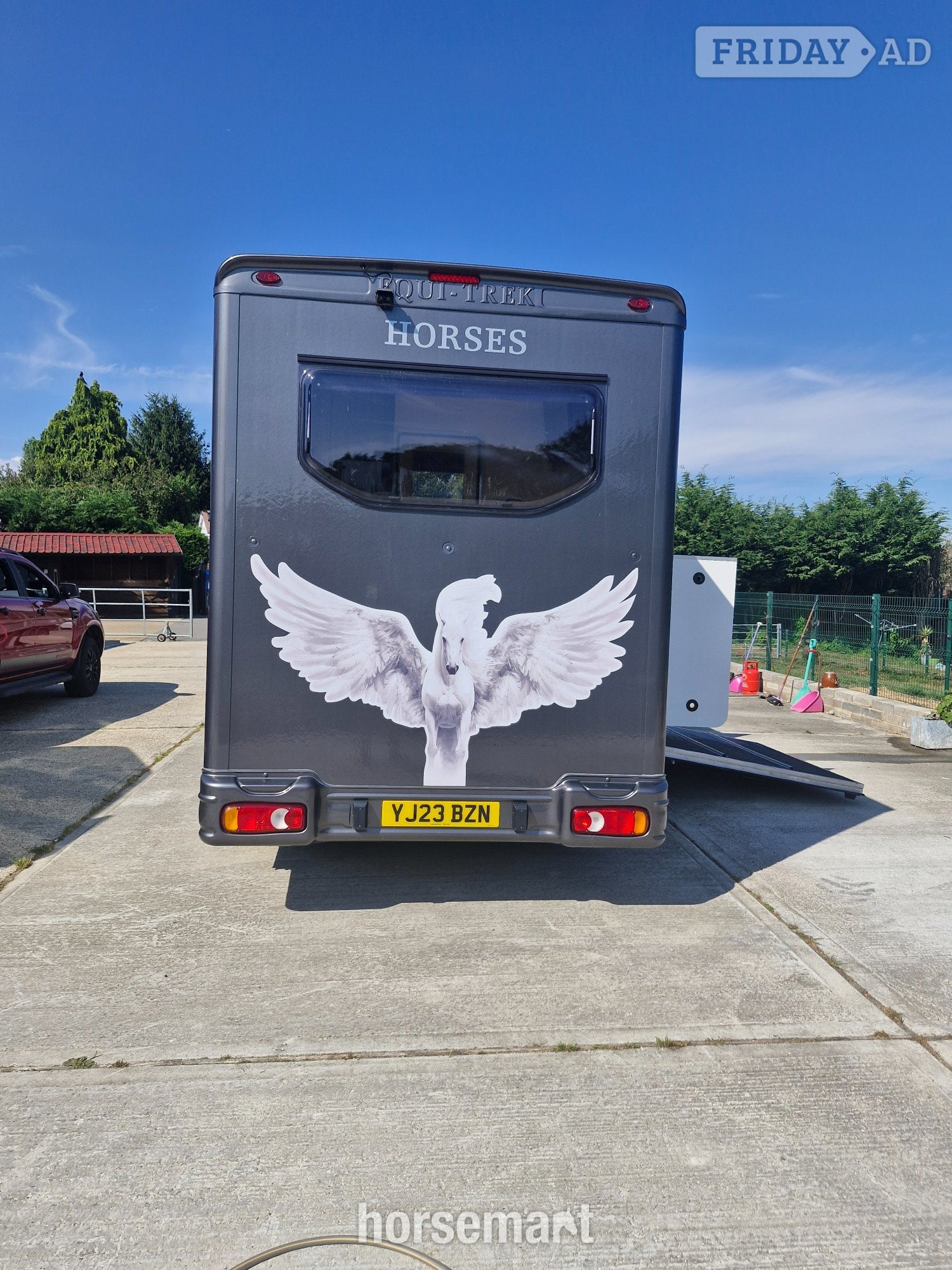 Equi-Trek Equinox Excel Peugeot Horsebox - Trailers & Horseboxes in Hockley