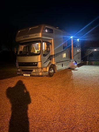 Oakley Supreme DAF Horsebox