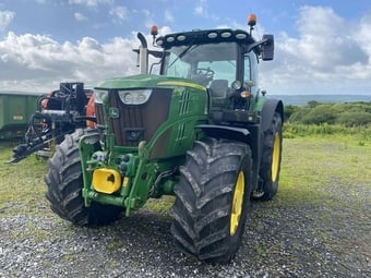 John Deere 6215R (2020) Tractor