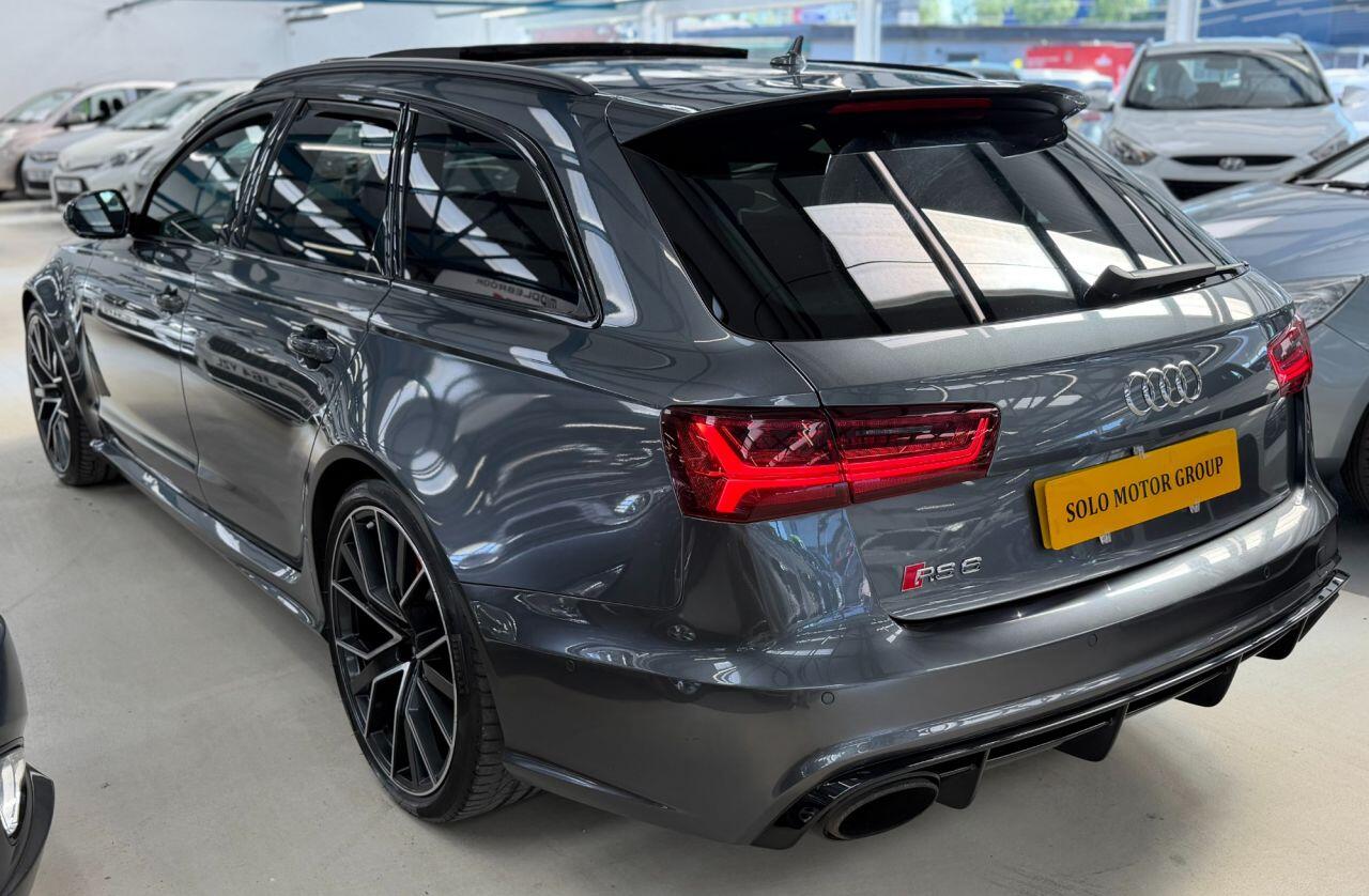 Audi RS6 Avant Bolton