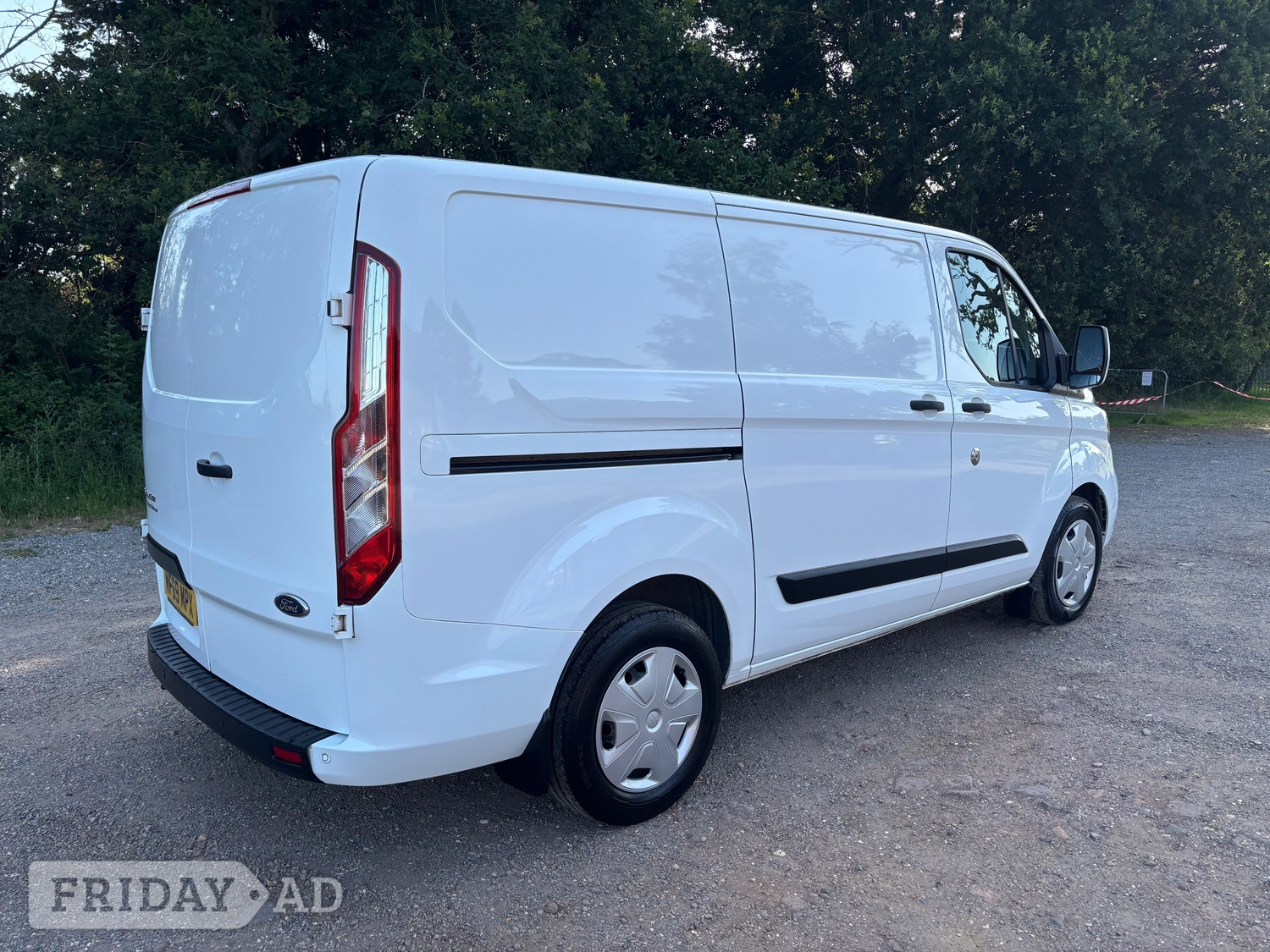 [ berth ]Ford Transit Custom