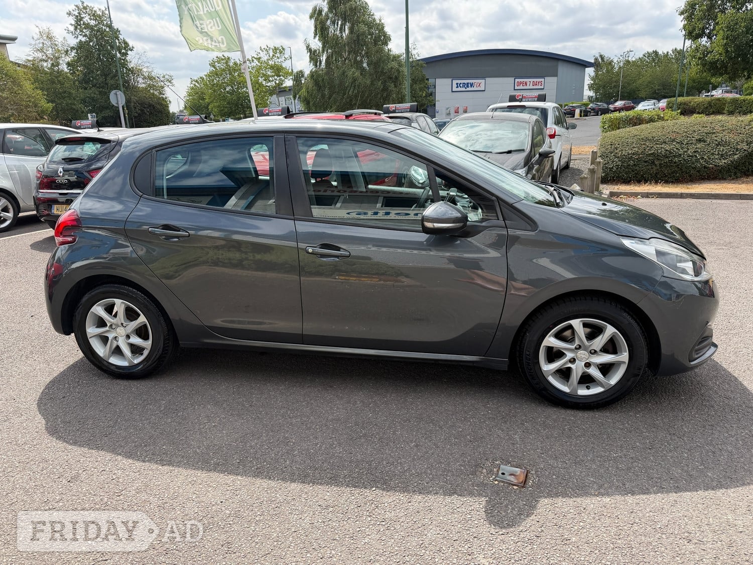 Peugeot 208 2016 - Cars in Shrewsbury