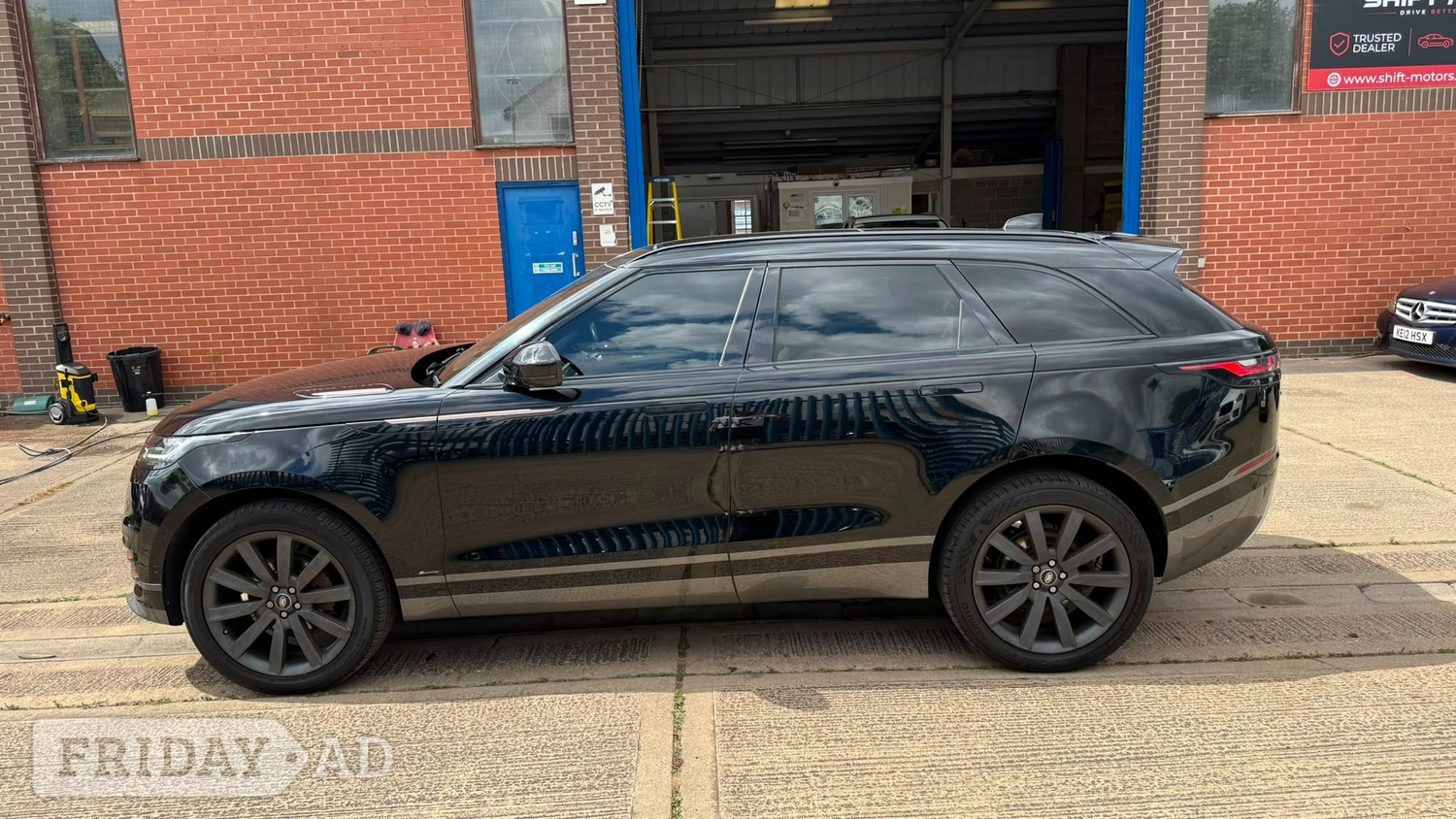 [ berth ]Land Rover Range Rover Velar